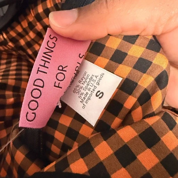 Bardot Beauty Wiggle Dress in Pumpkin Gingham - Picture 3 of 4